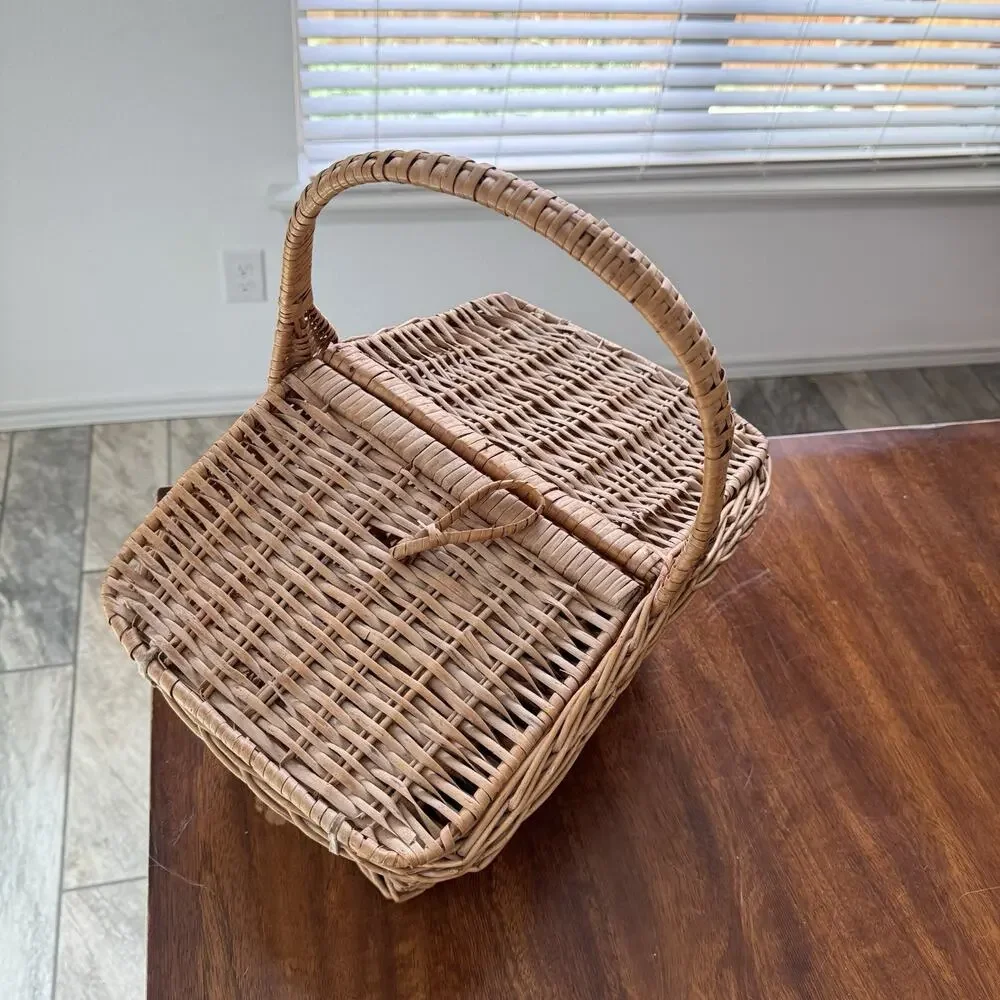 Vintage Wicker Picnic Basket Double Hinged Lid Single Handle Storage 16”